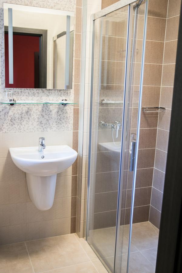 Hotel Best オストラヴァ エクステリア 写真