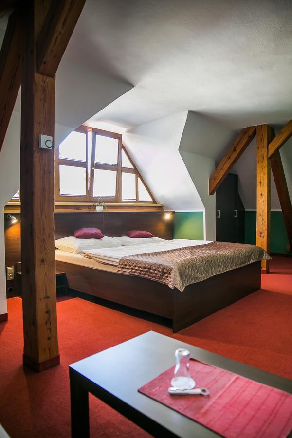Hotel Best オストラヴァ エクステリア 写真