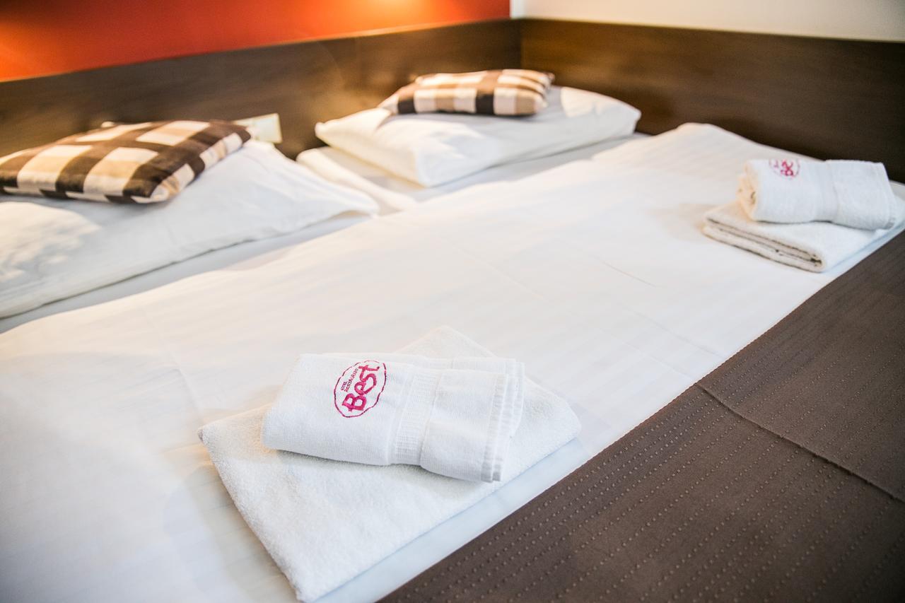 Hotel Best オストラヴァ エクステリア 写真