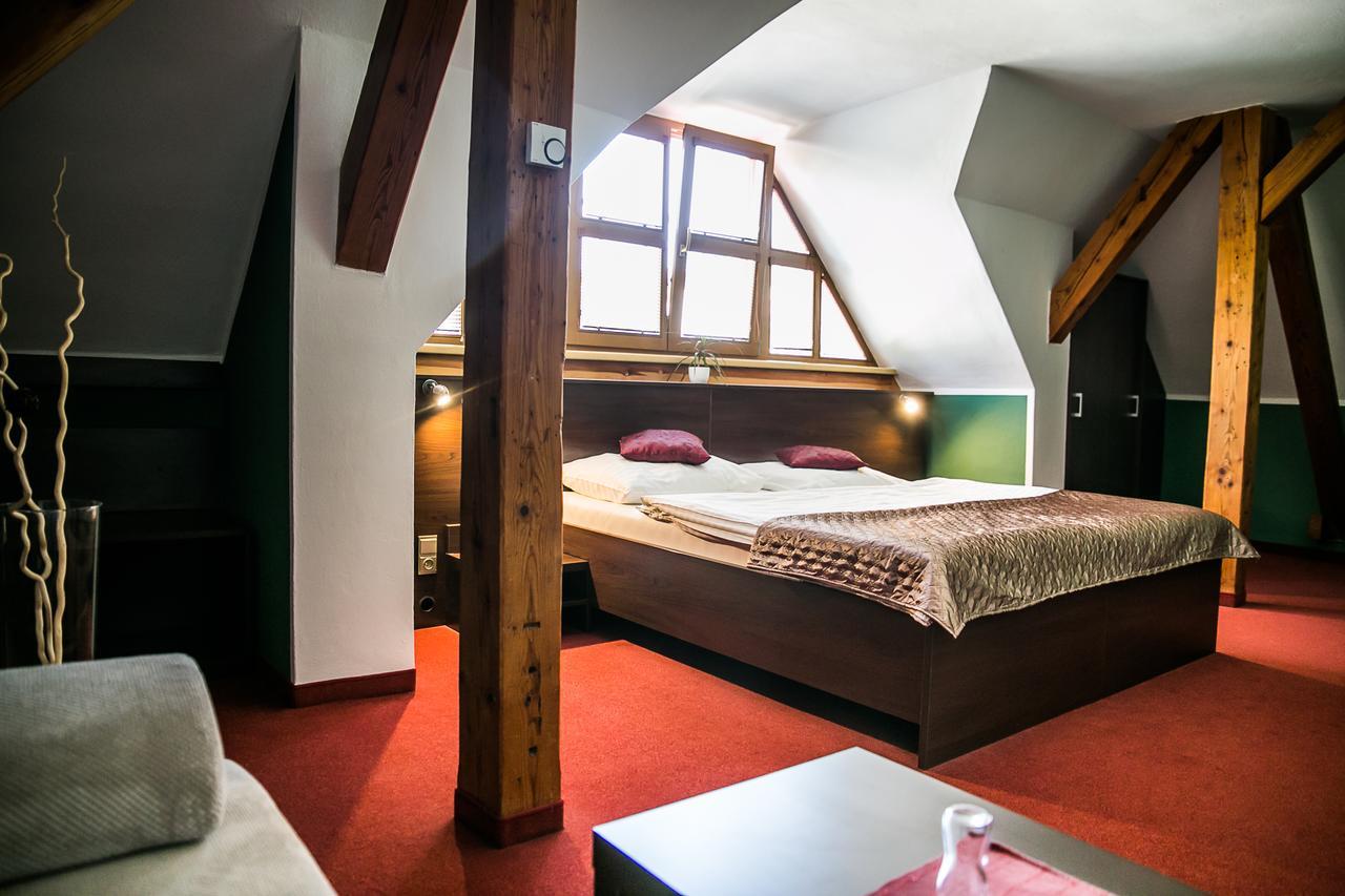 Hotel Best オストラヴァ エクステリア 写真